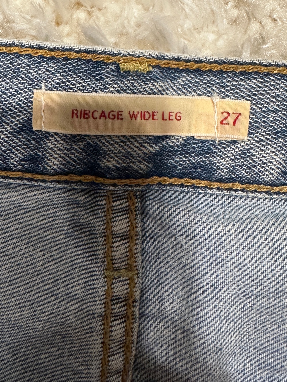 Levi’s Ribcage Wide Leg Jeans - Picture 4 of 6